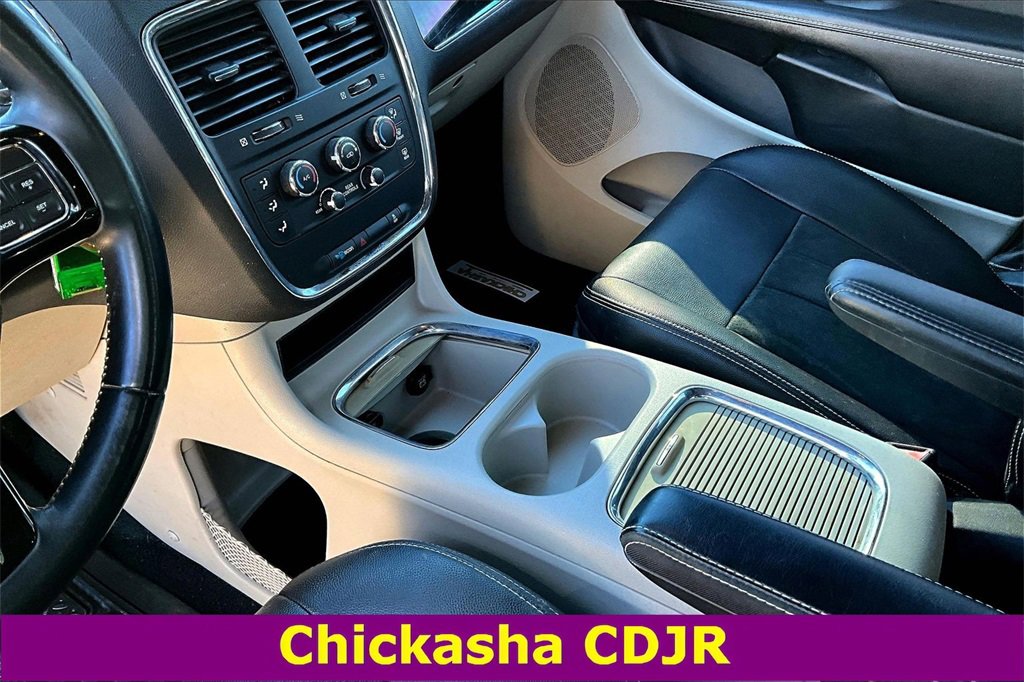 Used 2019 Dodge Grand Caravan SXT image 17