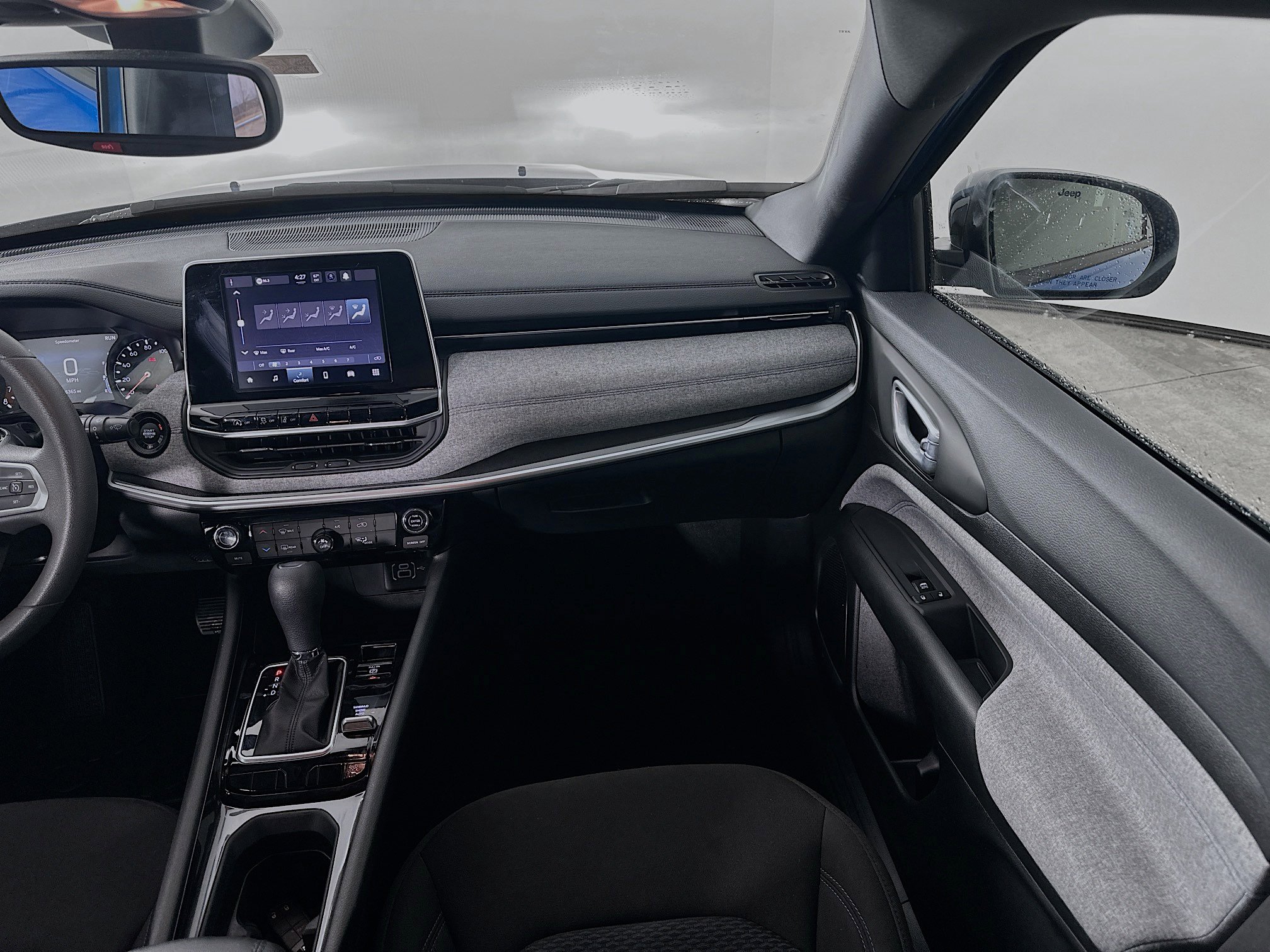 Certified 2025 Jeep Compass Sport image 28