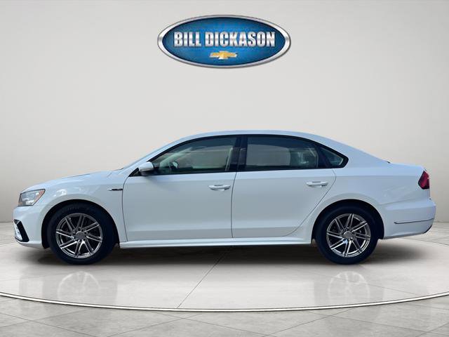 Used 2018 Volkswagen Passat 2.0T R-Line FWD image 4