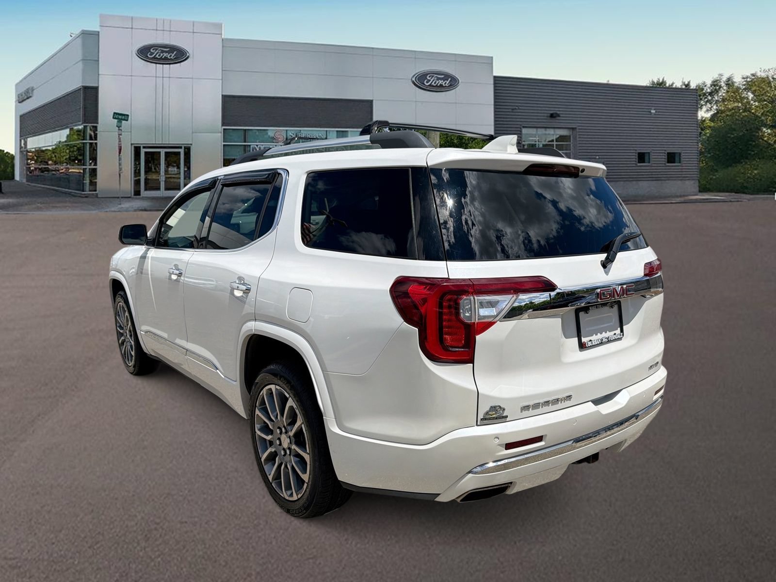 Used 2023 GMC Acadia Denali w/ Denali Ultimate Package AWD/4WD image 8