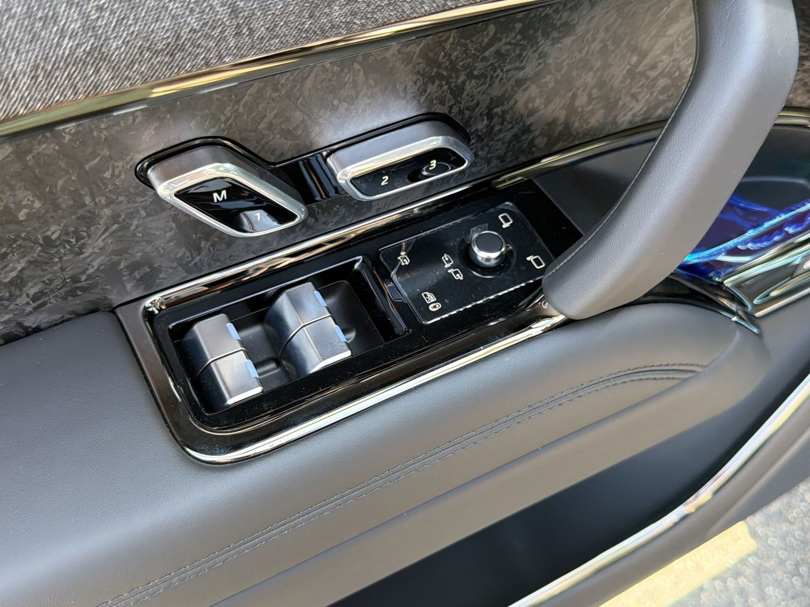 New 2026 Land Rover Range Rover Sport Autobiography AWD/4WD image 15