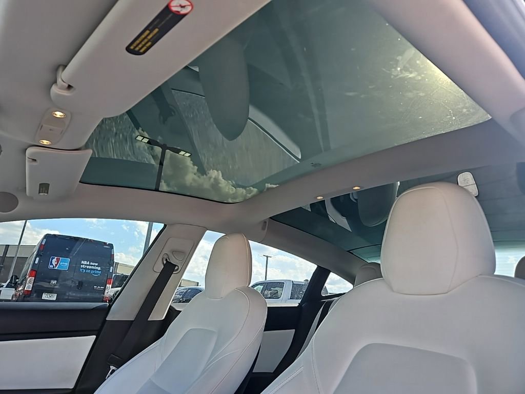 Used 2018 Tesla Model 3 Long Range image 16
