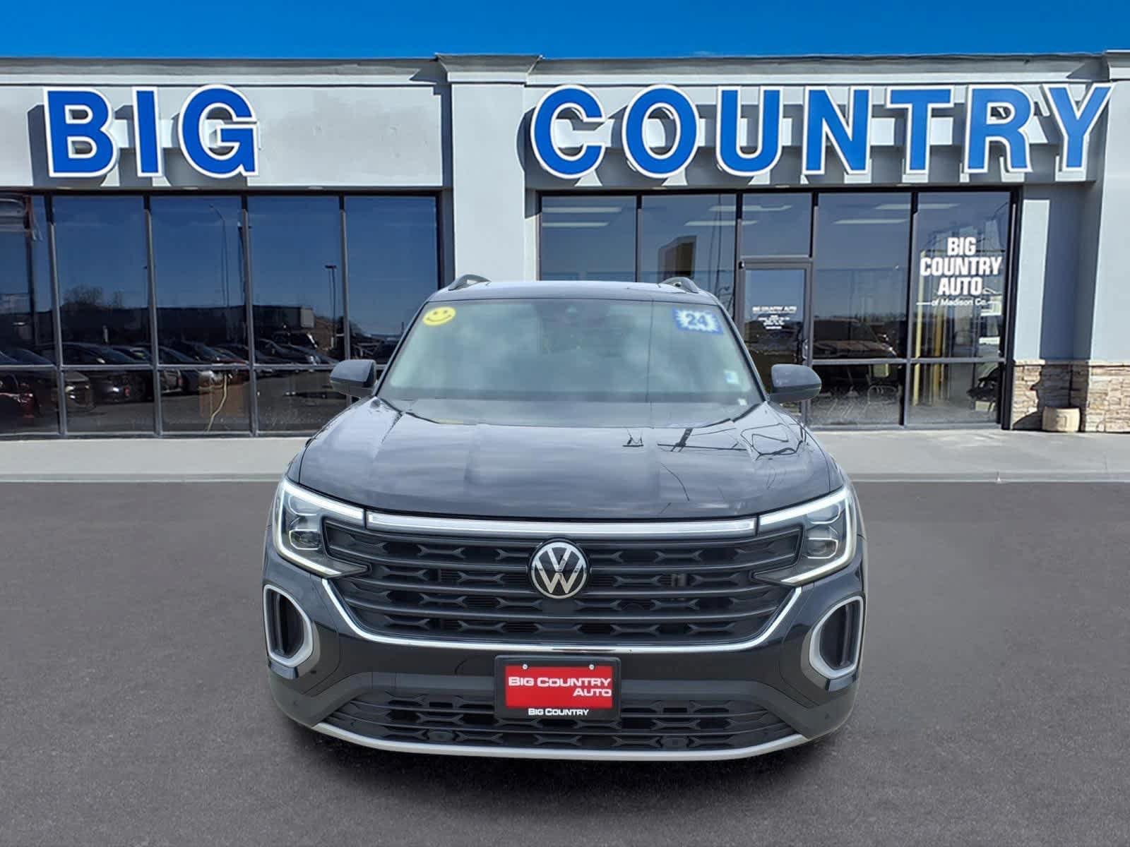 Used 2024 Volkswagen Atlas SE FWD image 2