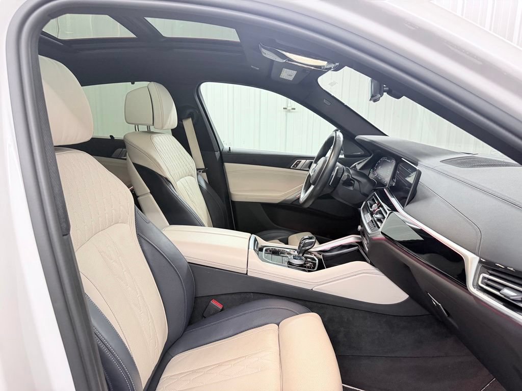 Used 2022 BMW X6 M50i w/ Executive Package AWD/4WD image 40