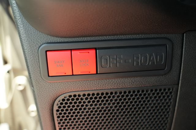 Used 2017 Jeep Wrangler Unlimited Rubicon AWD/4WD image 34