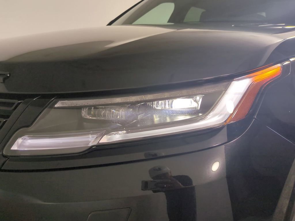 Used 2025 Land Rover Range Rover Velar Dynamic SE image 10