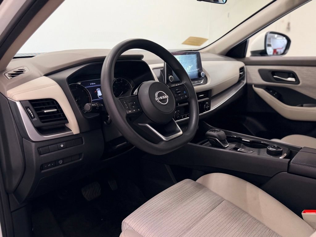 Used 2023 Nissan Rogue SV AWD/4WD image 12