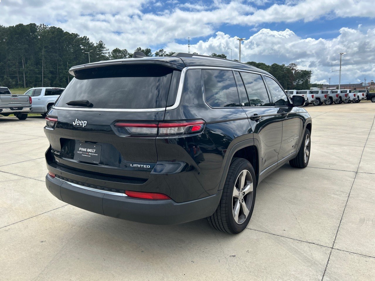 Used 2021 Jeep Grand Cherokee L Limited AWD/4WD image 3