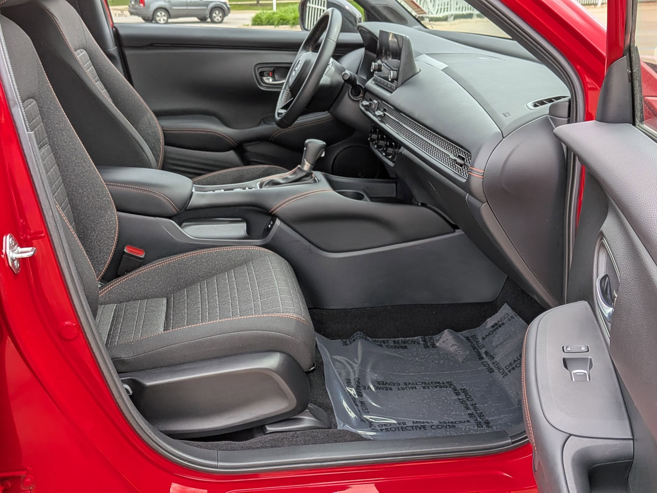 Certified 2025 Honda HR-V Sport image 28