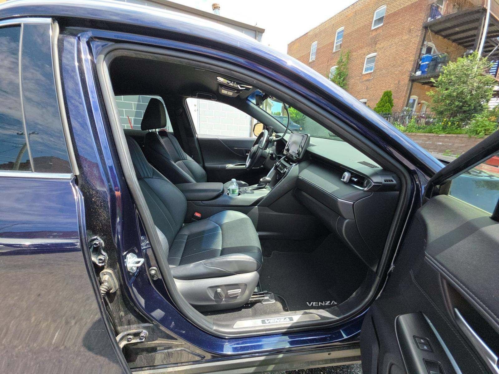 Used 2021 Toyota Venza XLE w/ Softex Package AWD/4WD image 13