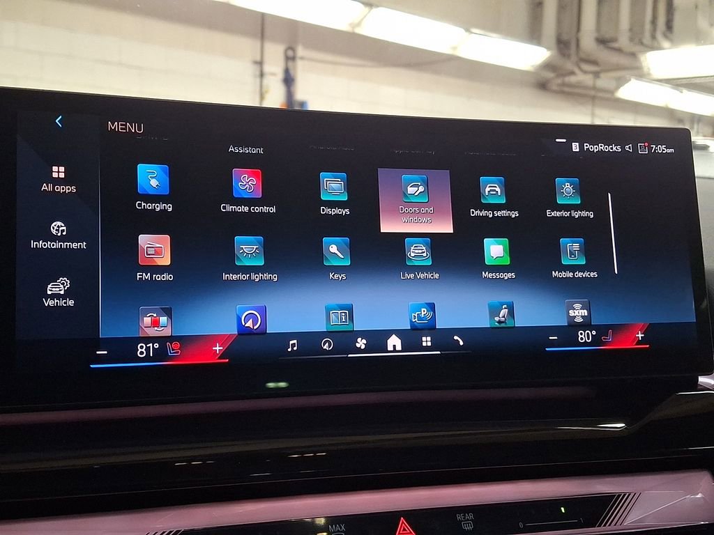 Used 2025 BMW i5 xDrive40 image 15