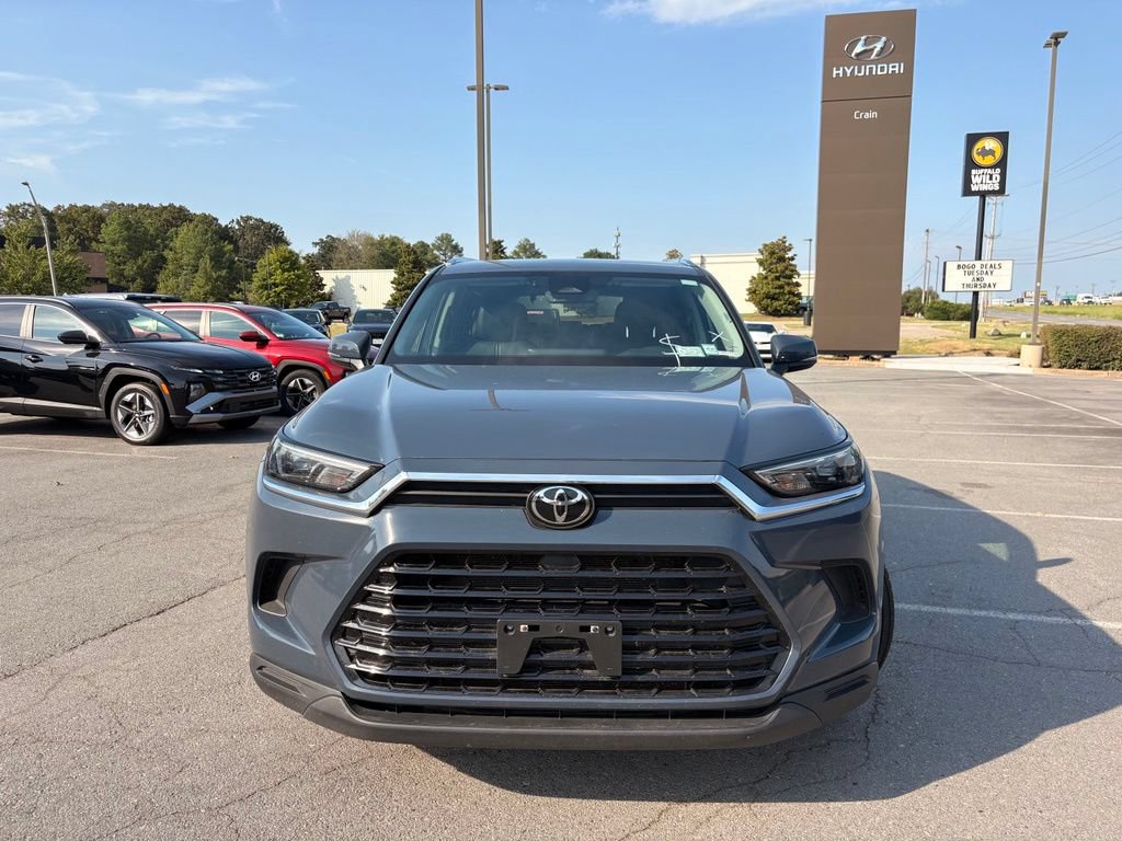 Used 2025 Toyota Grand Highlander AWD image 2