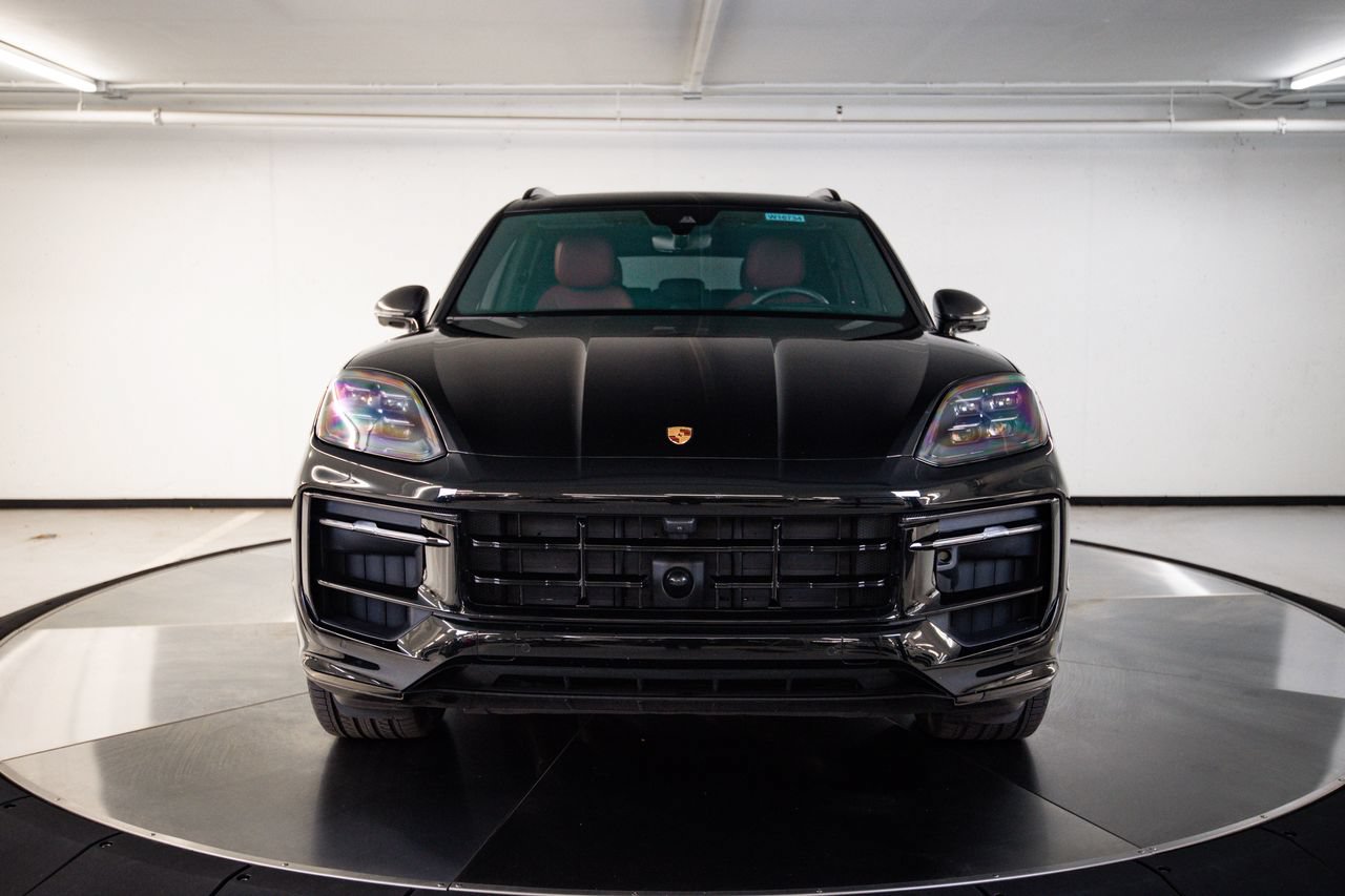 Certified 2026 Porsche Cayenne GTS AWD/4WD image 10