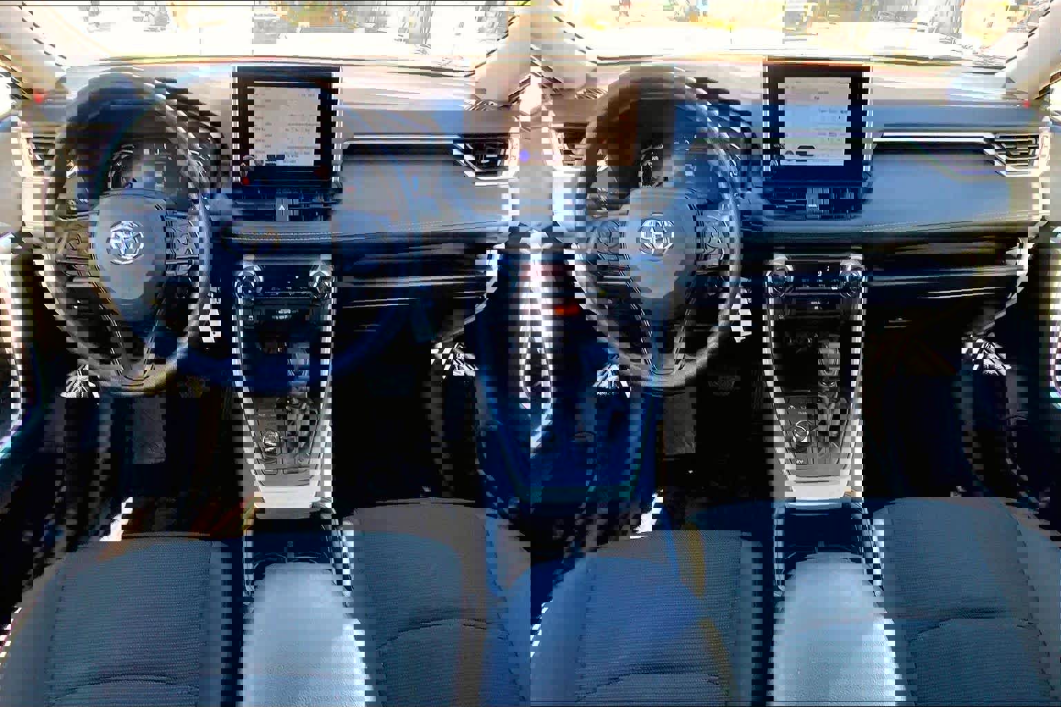 Used 2025 Toyota RAV4 LE image 14