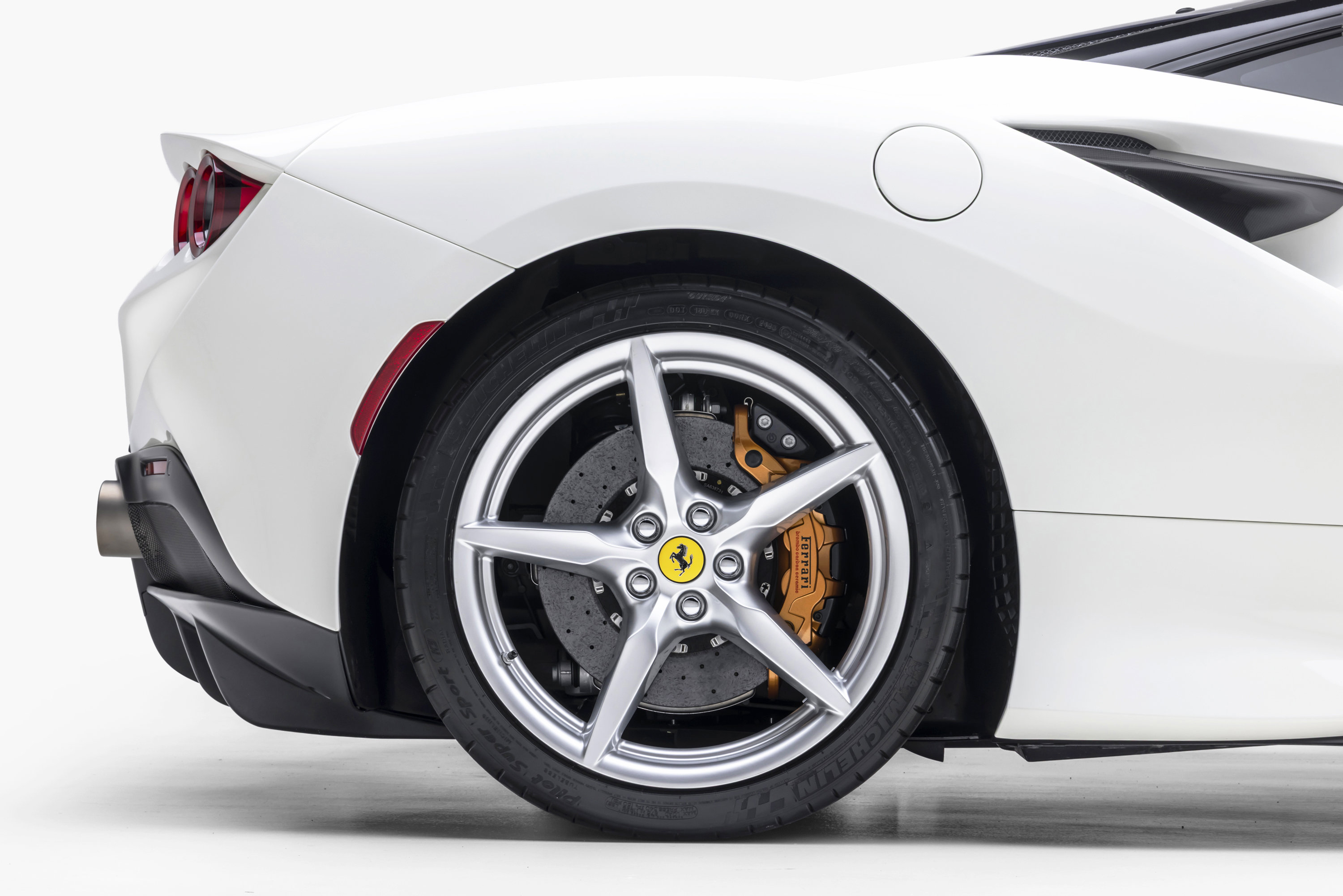 Certified 2022 Ferrari F8 Tributo RWD image 17