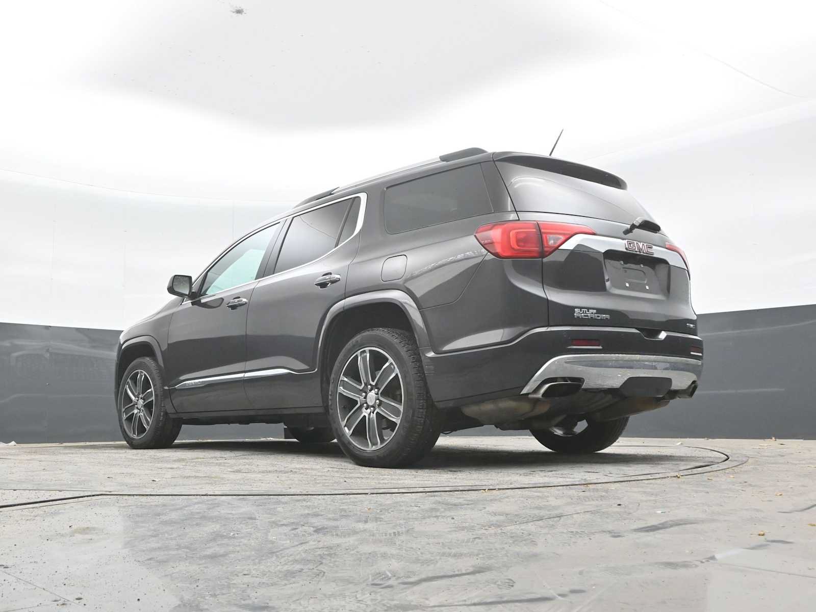 Used 2017 GMC Acadia Denali w/ Technology Package AWD/4WD image 23