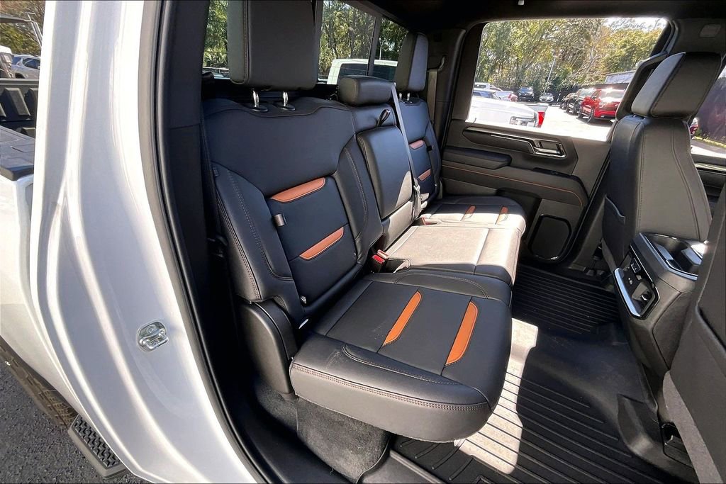 Used 2025 GMC Sierra 2500 AT4 w/ AT4 Premium Plus Package image 24