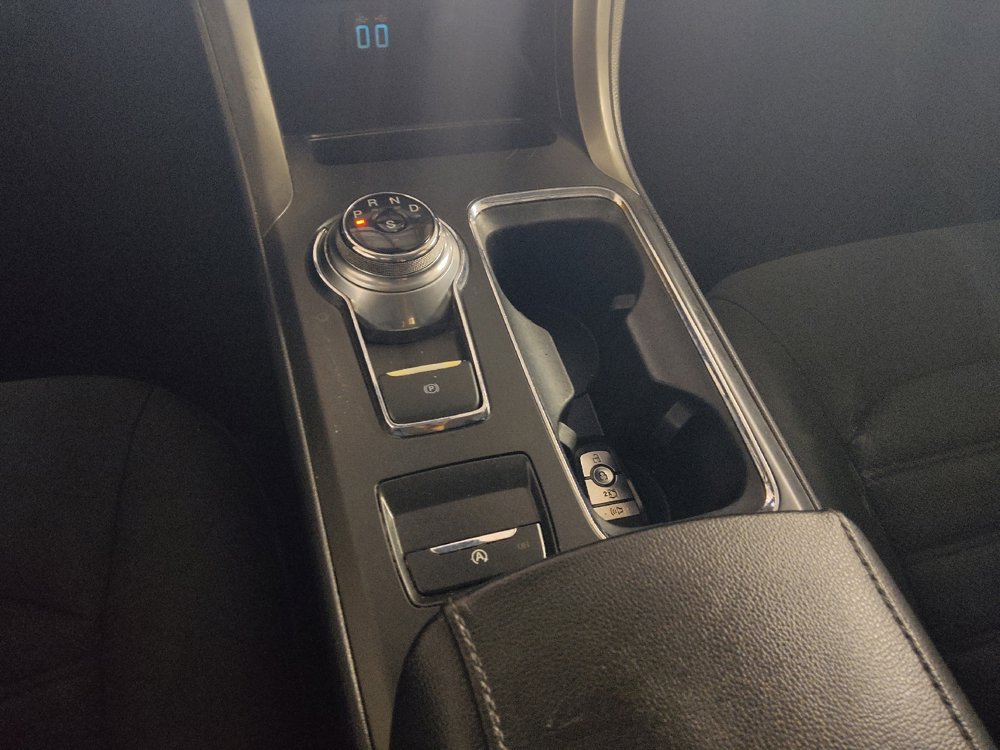 Used 2019 Ford Fusion SE FWD image 26
