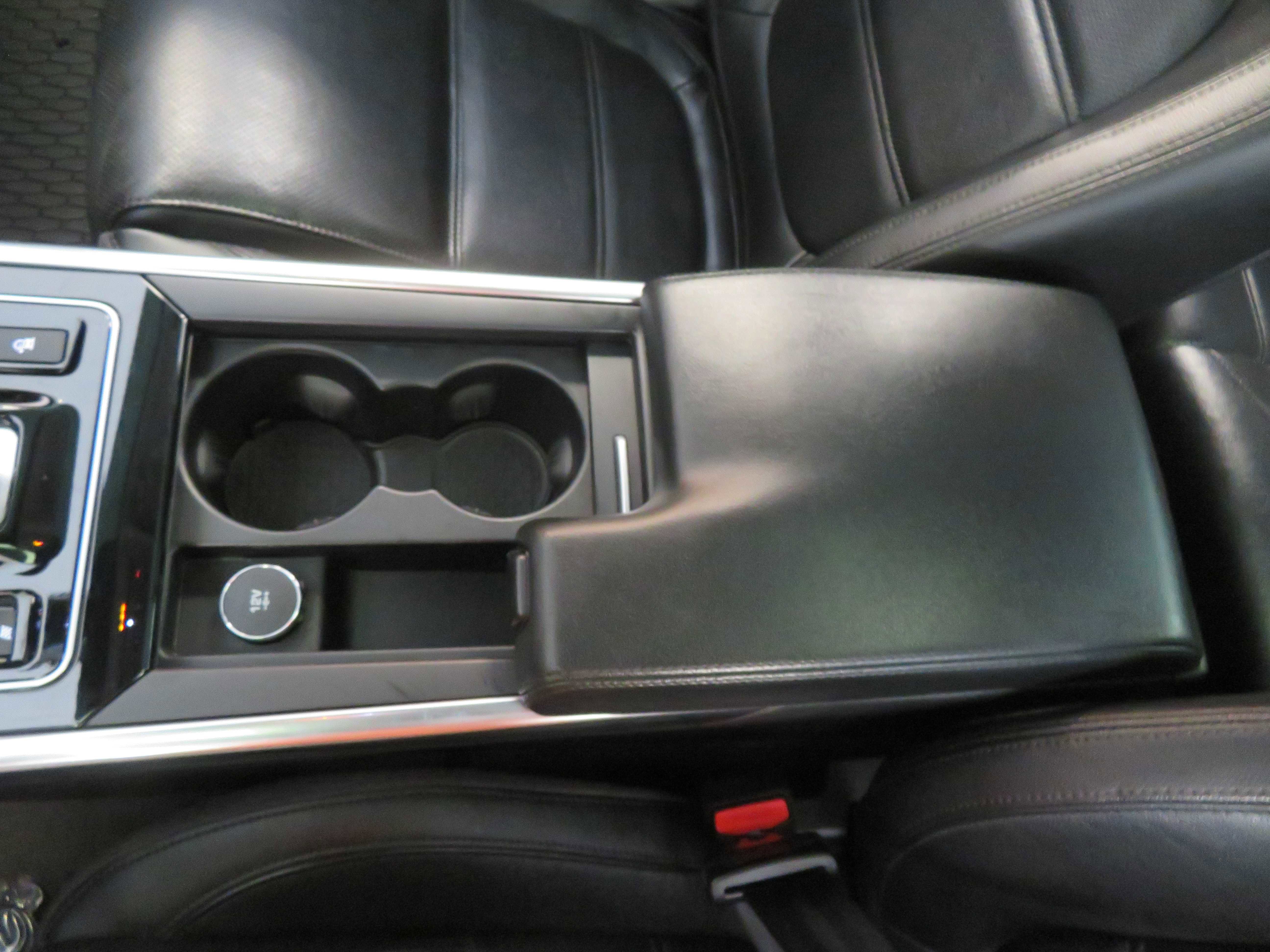 Used 2020 Jaguar XE S image 42