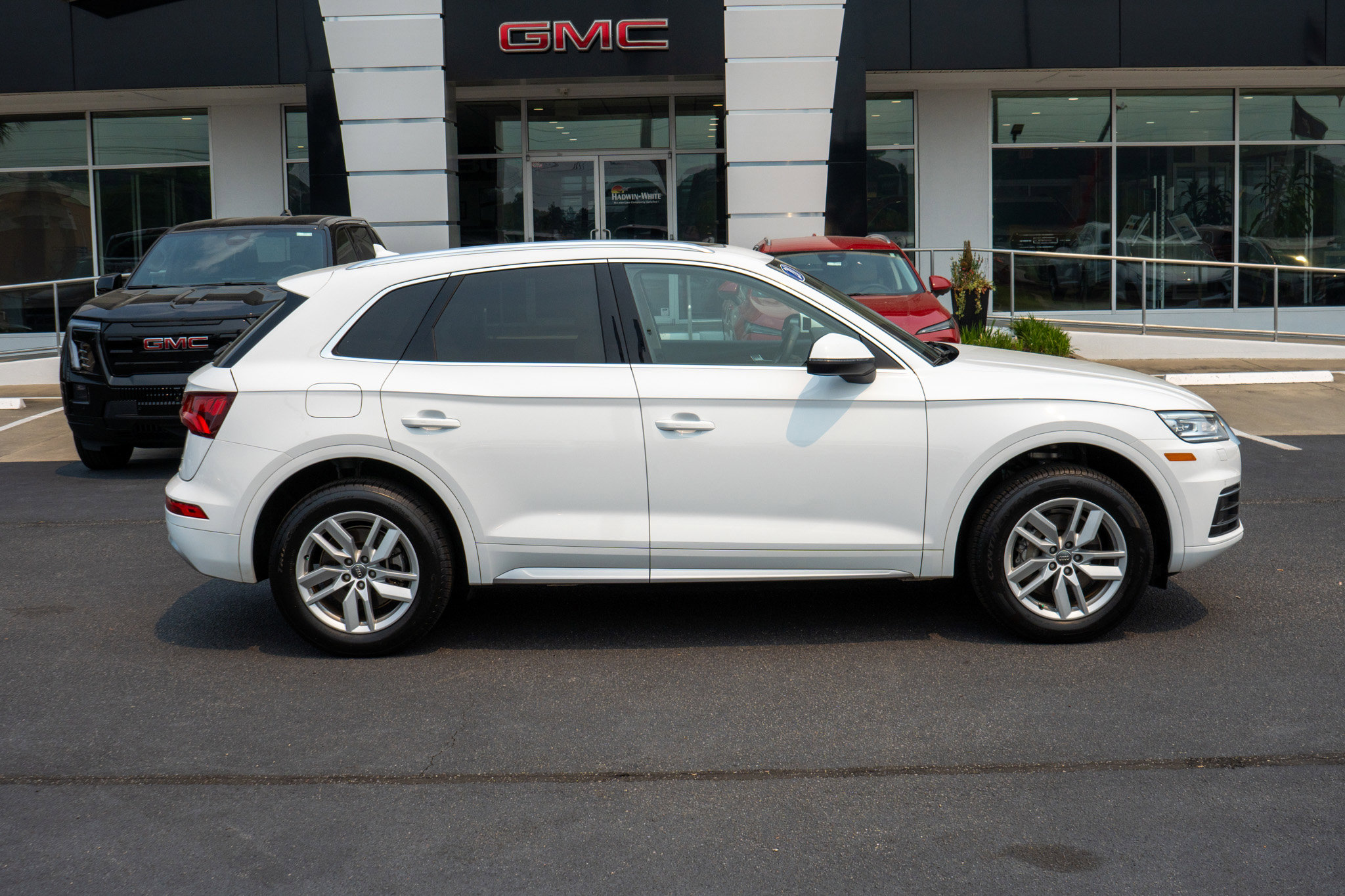 Used 2020 Audi Q5 2.0T Premium AWD/4WD image 2