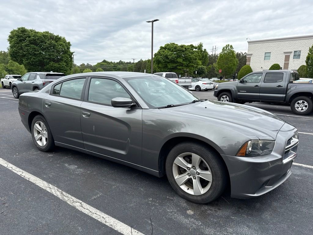 Used 2012 Dodge Charger SXT RWD image 1