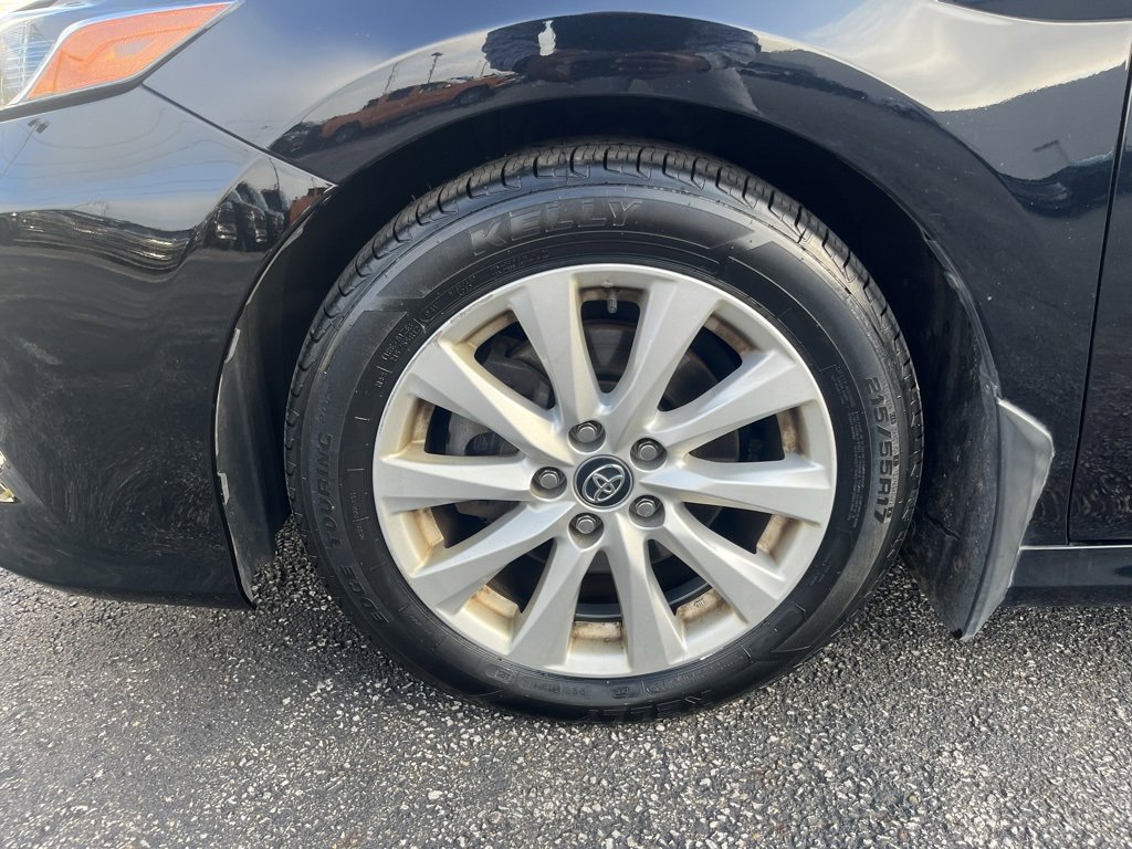 Used 2020 Toyota Camry LE image 33