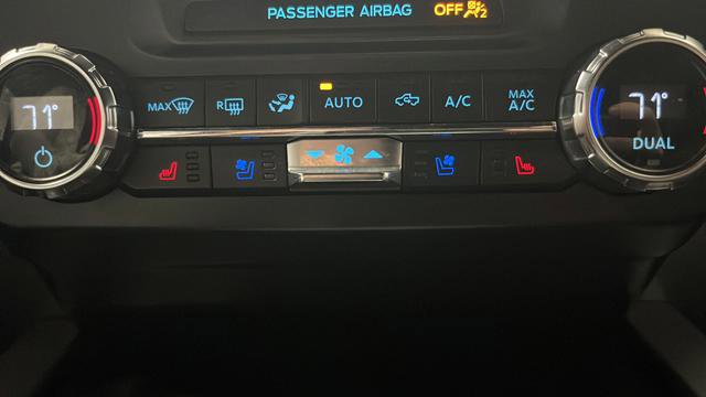 Used 2022 Ford F250 Lariat w/ Black Appearance Package image 14