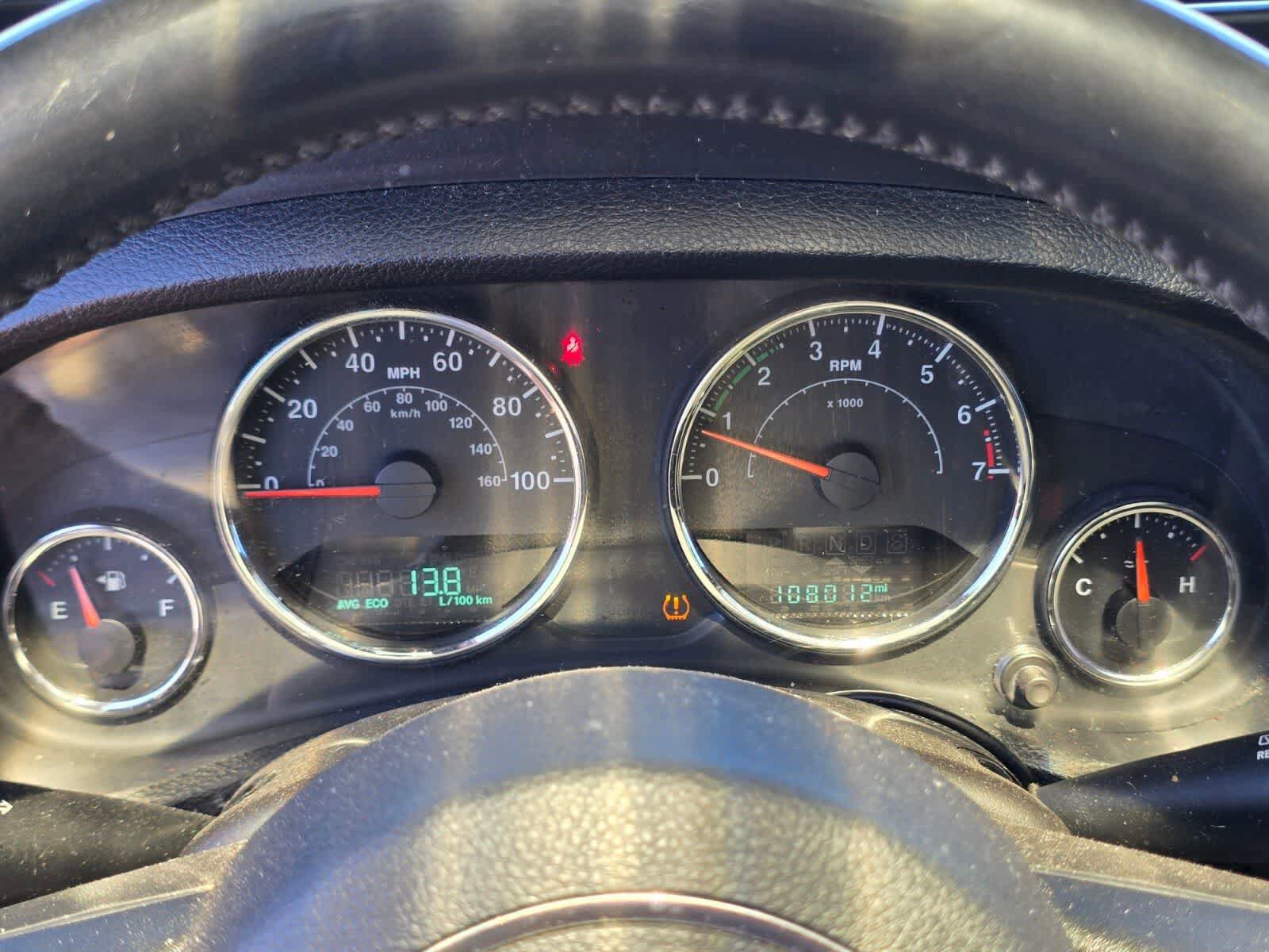 Used 2015 Jeep Wrangler Unlimited Sahara w/ Dual Top Group AWD/4WD image 21
