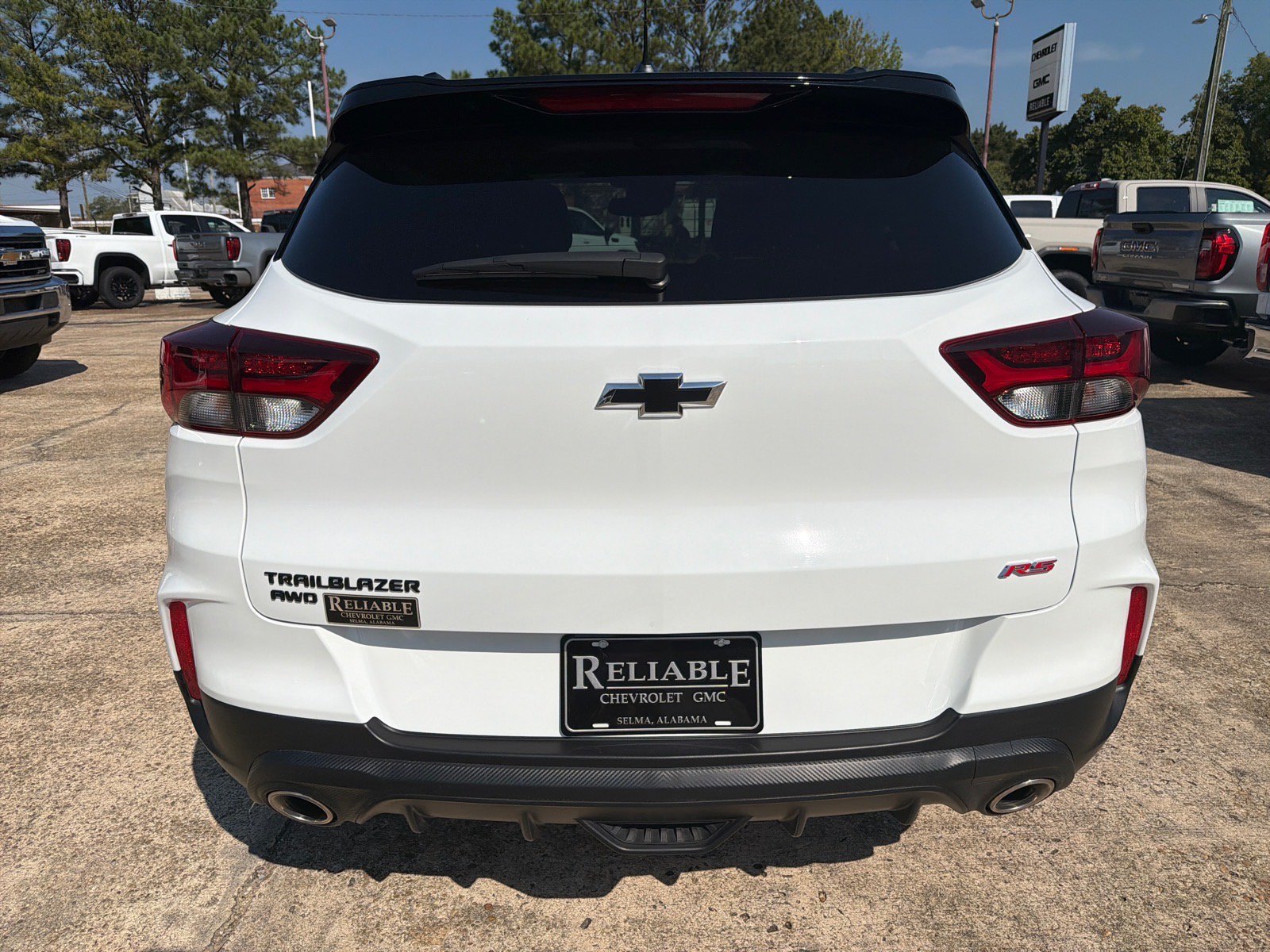 Used 2023 Chevrolet TrailBlazer RS w/ Convenience Package AWD/4WD image 5