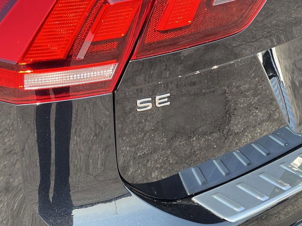 Certified 2023 Volkswagen Tiguan SE w/ Panoramic Sunroof Package image 11