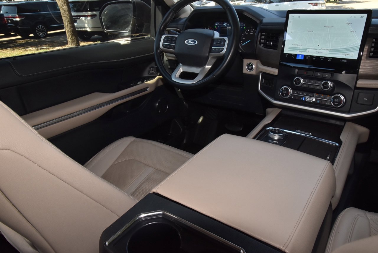 Used 2022 Ford Expedition Limited RWD image 16