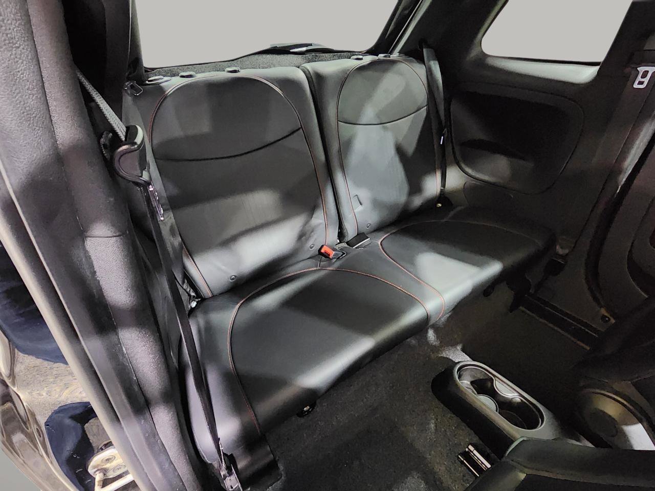 Used 2016 FIAT 500 Abarth w/ Comfort & Convenience Group image 19