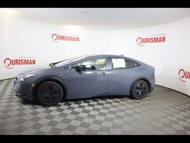 Used 2025 Toyota Prius LE image 7