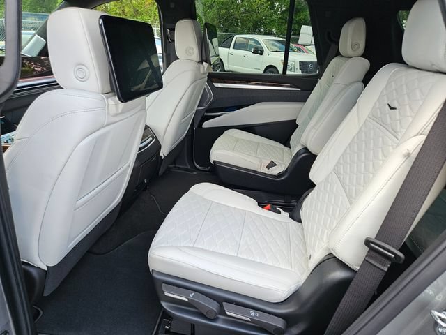 New 2026 Cadillac Escalade Platinum Sport w/ LPO, ONYX Package AWD/4WD image 10