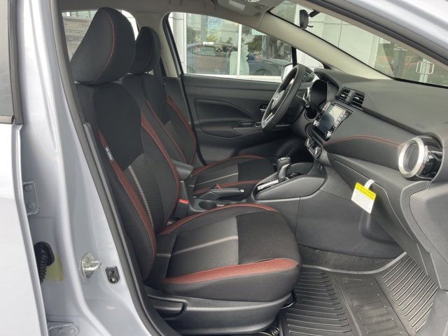 New 2025 Nissan Versa SR w/ Trunk Package image 17