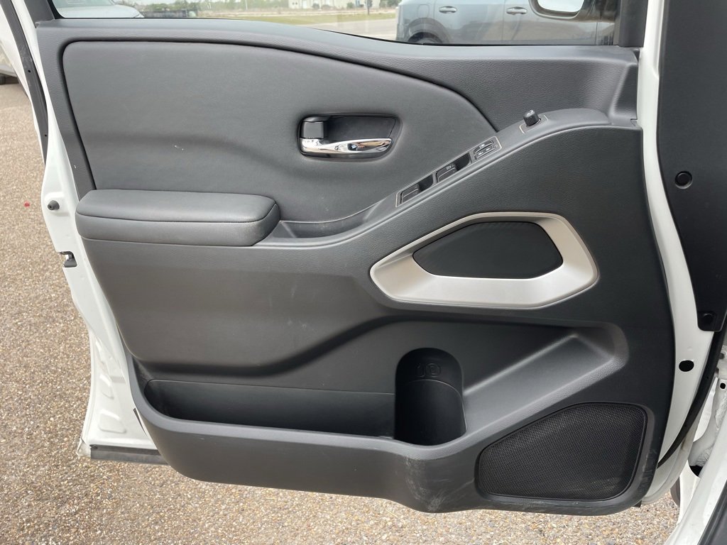 Certified 2024 Nissan Frontier SV image 9