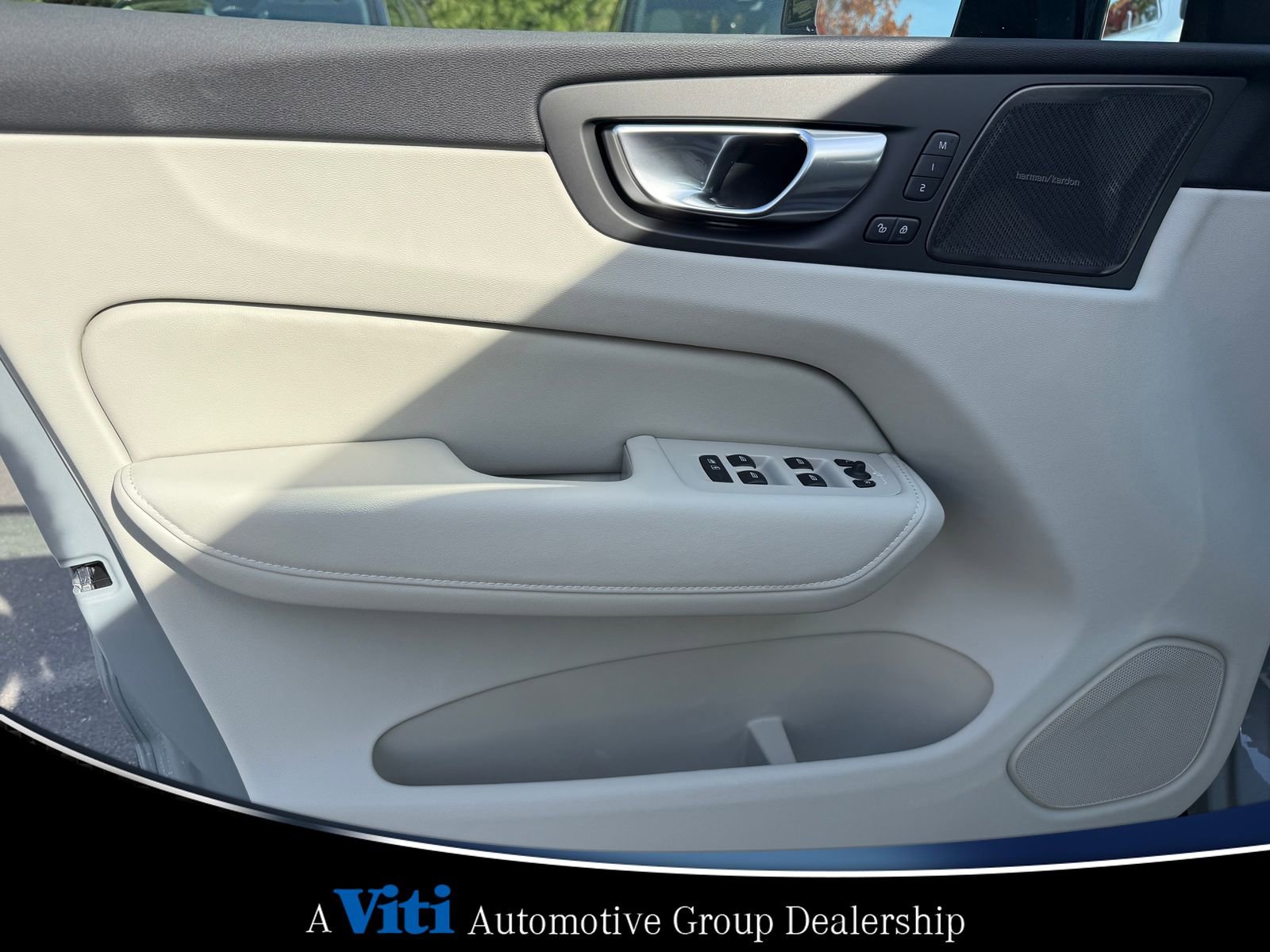 Used 2026 Volvo XC60 B5 Ultra w/ Protection Package Premier image 11