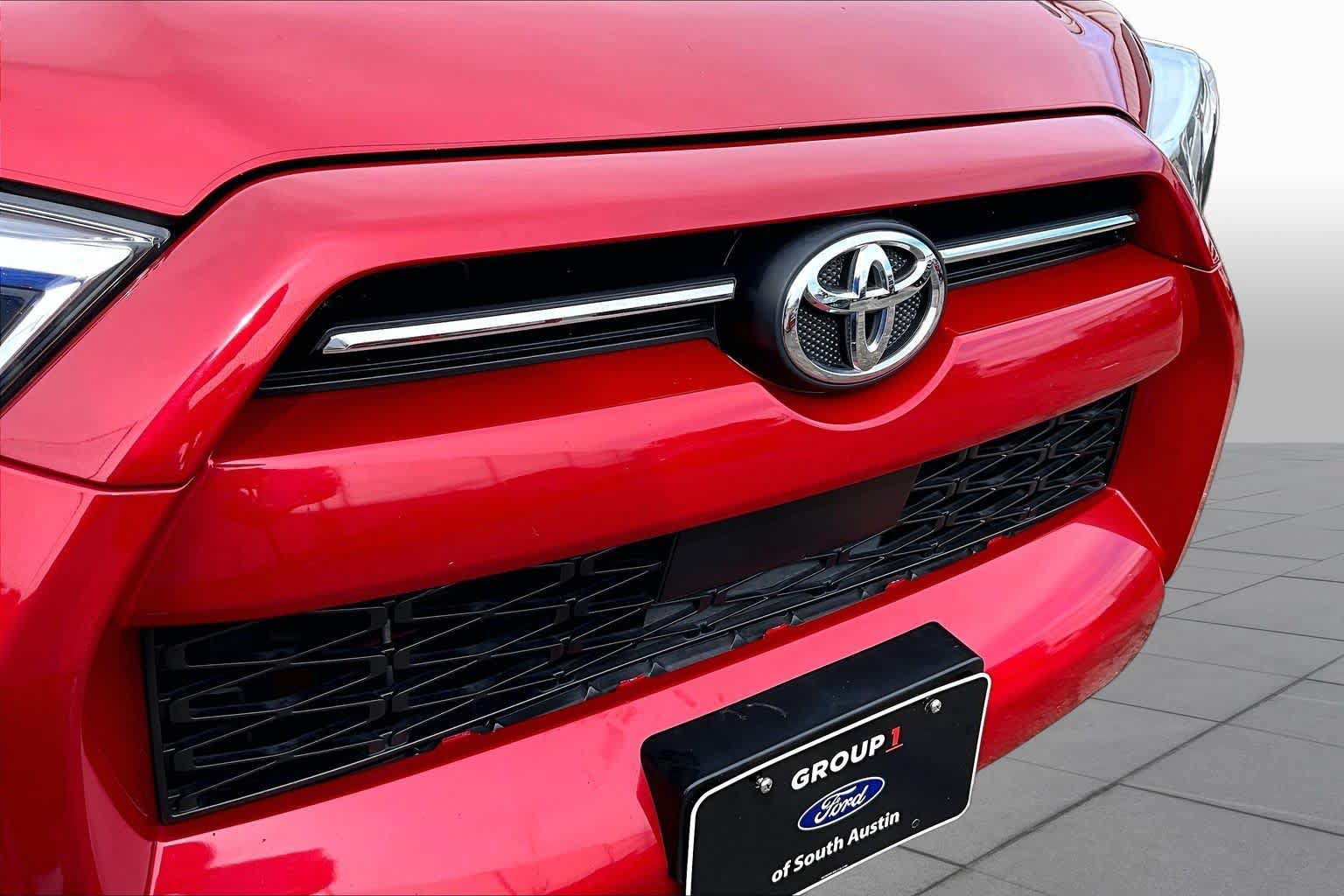 Used 2021 Toyota 4Runner SR5 RWD image 30