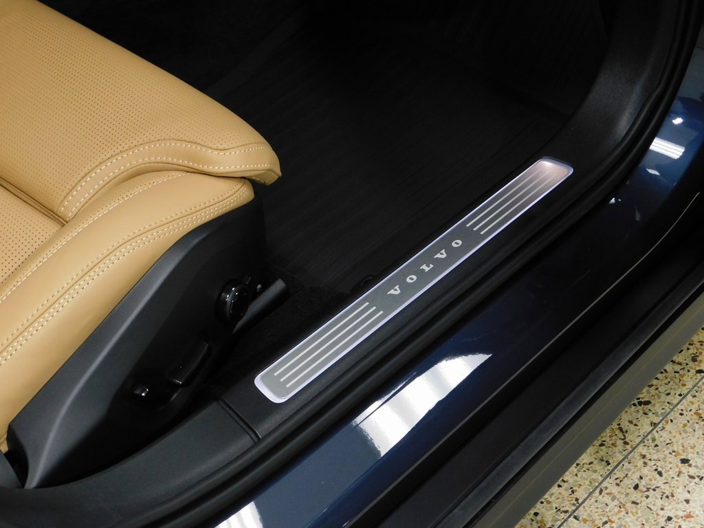 Used 2026 Volvo V90 B6 Cross Country Ultra image 91