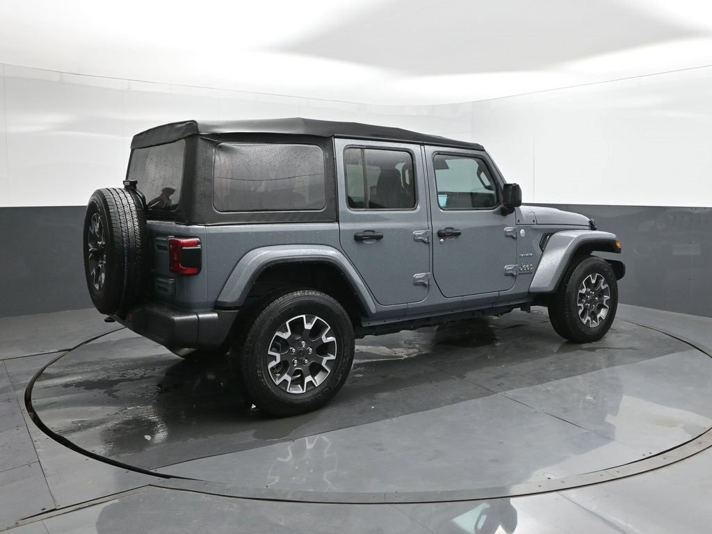 Used 2024 Jeep Wrangler Sahara w/ Technology Group image 15
