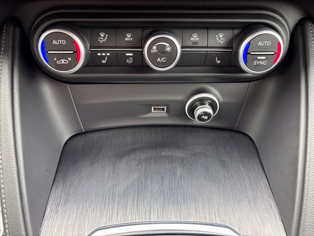 Used 2024 Alfa Romeo Stelvio Sprint AWD/4WD image 18