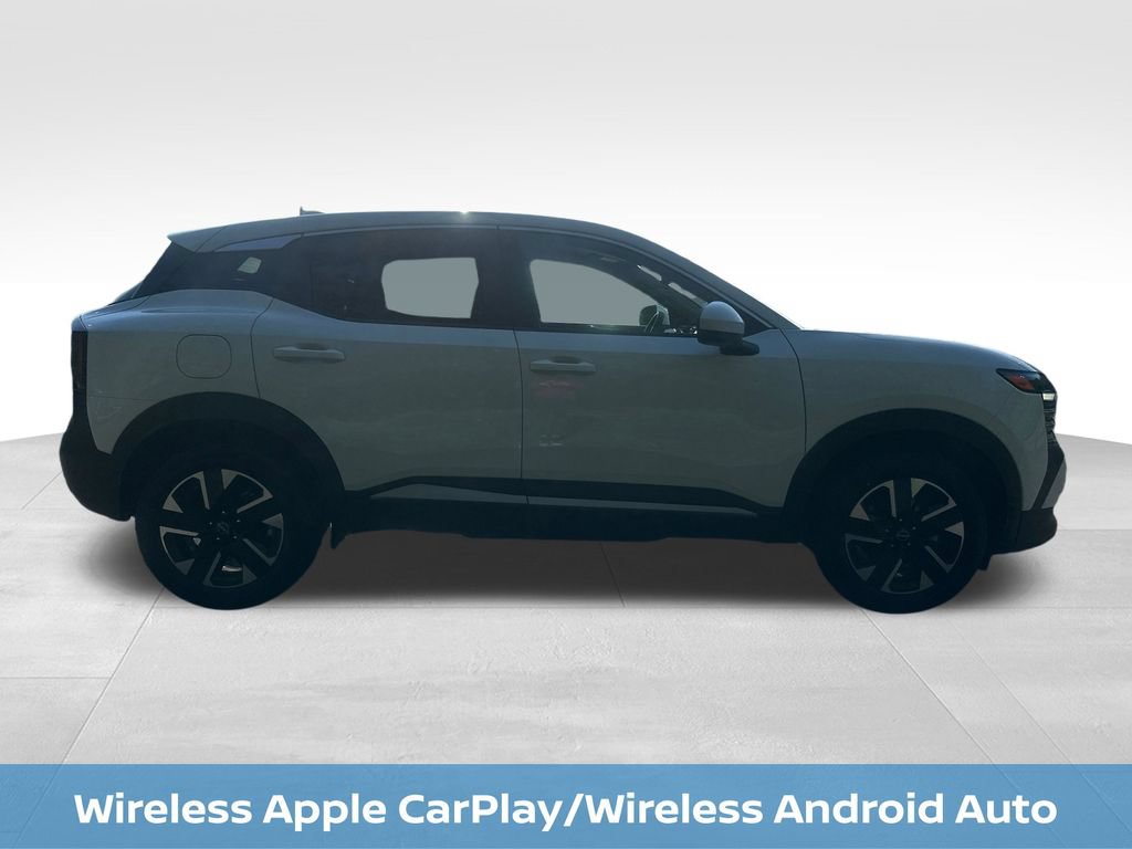 Used 2025 Nissan Kicks SV AWD/4WD image 11