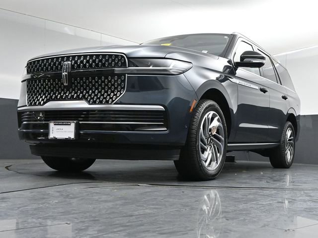 Certified 2025 Lincoln Navigator Reserve AWD/4WD image 43