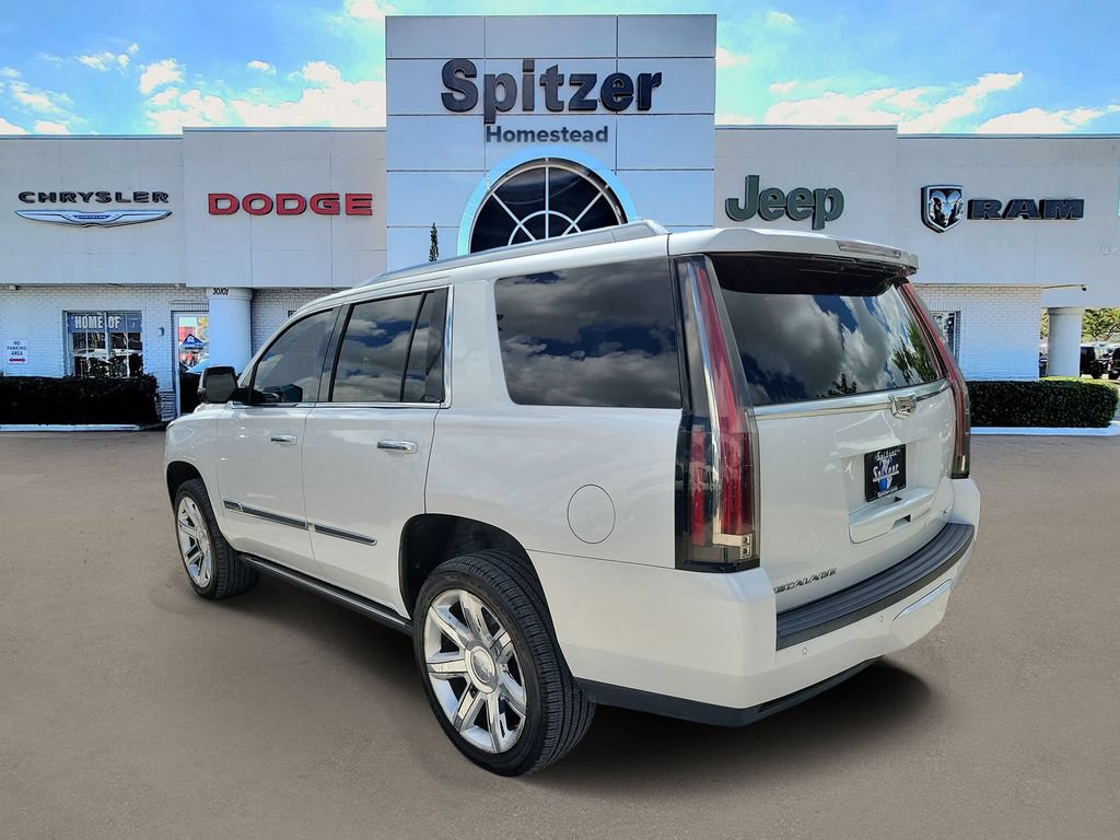 Used 2016 Cadillac Escalade Premium RWD image 3