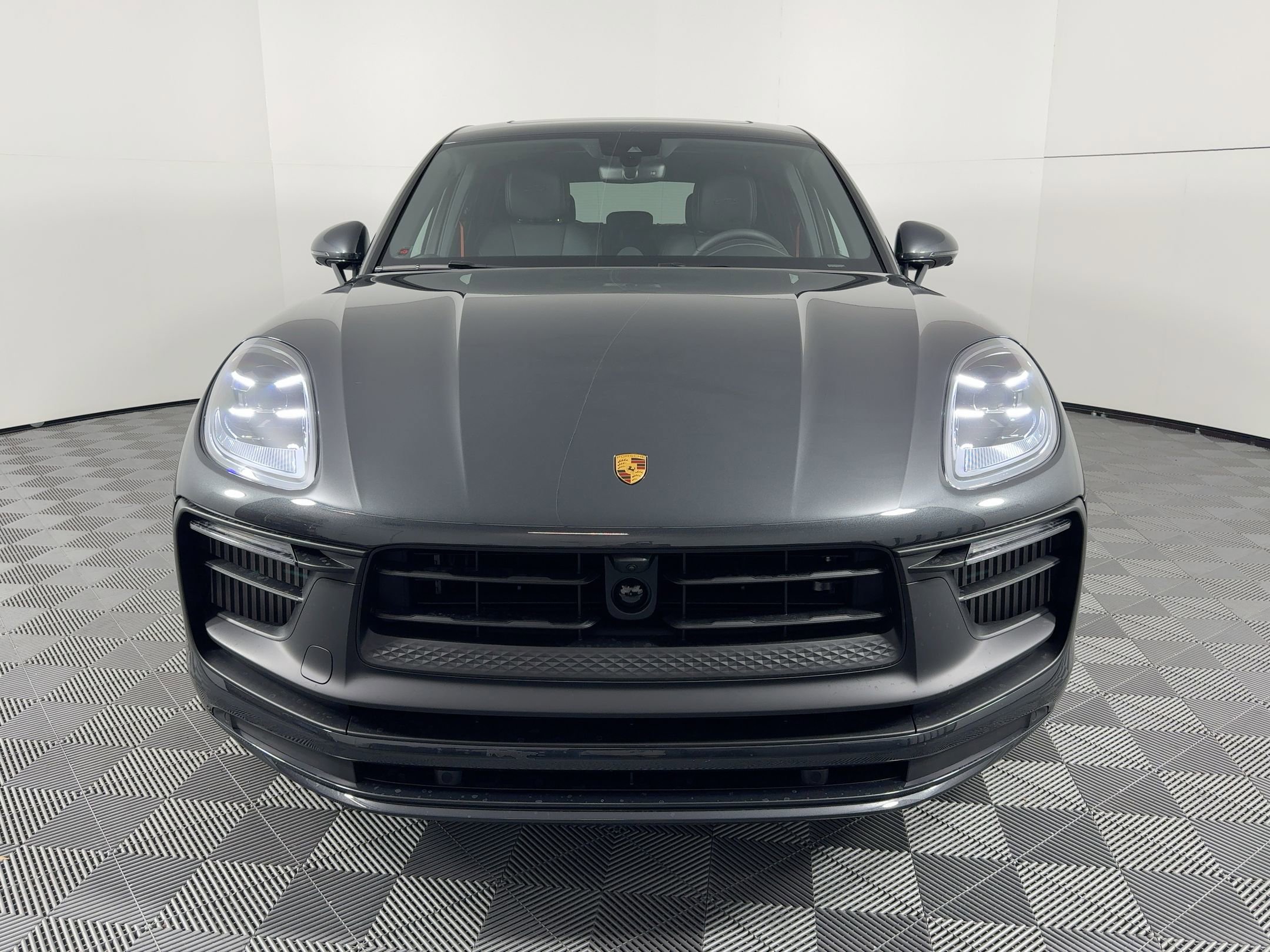 Used 2026 Porsche Macan GTS AWD/4WD image 6