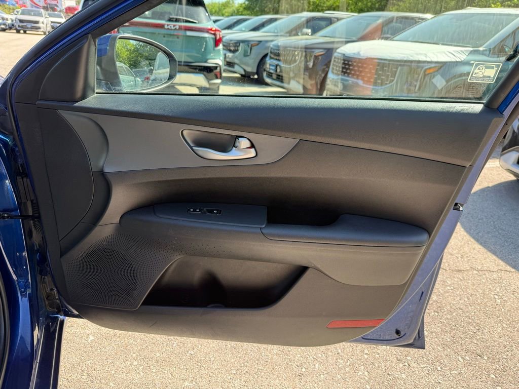 Certified 2021 Kia Forte LXS FWD image 17