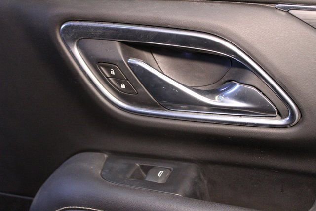 Used 2021 GMC Yukon SLT w/ Rear Media and Nav Package image 12