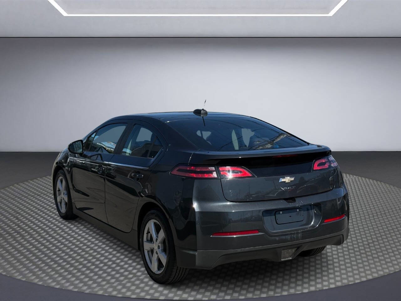 Used 2015 Chevrolet Volt FWD image 6