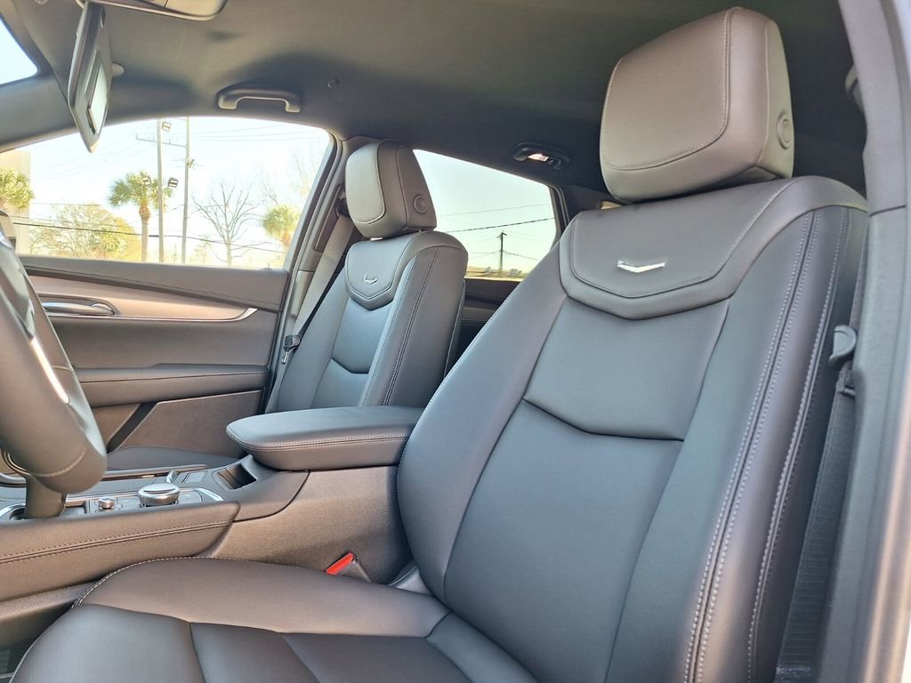 New 2026 Cadillac XT5 Luxury w/ LPO, Floor Liner Package image 21
