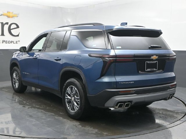 Used 2025 Chevrolet Traverse LT FWD image 43